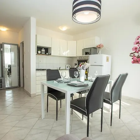 Andrija & Luce Apartment *